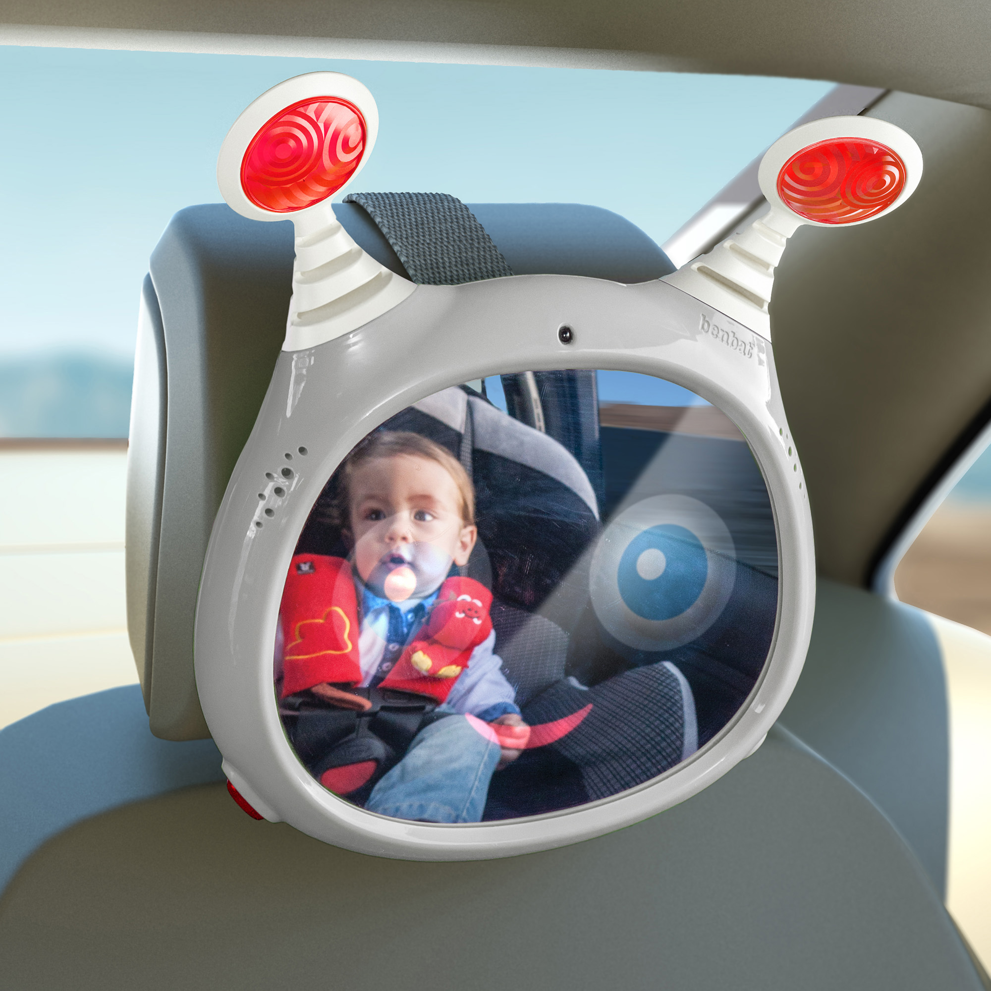 BM710 – 1.2 – Baby reflection in mirror BM710 – 1.2 – Baby reflection in mirror